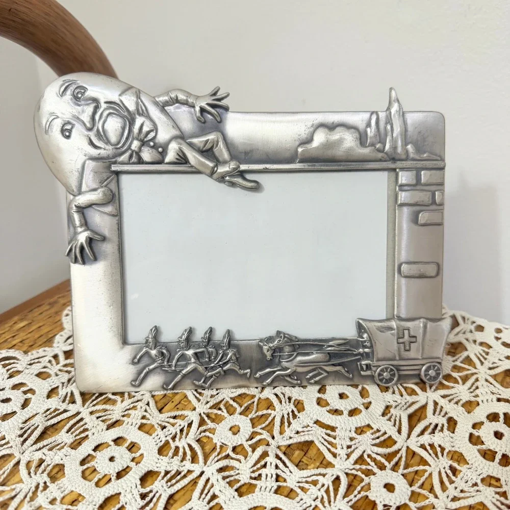 Vintage Humpty Dumpty Pewter Tone Metal Picture Frame Nursery Rhyme 3.5x5